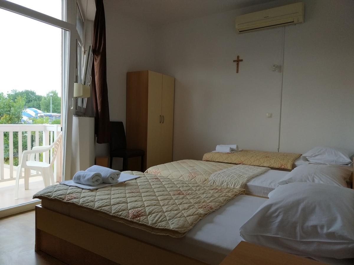 Guest House Regina Mundi Međugorje Dış mekan fotoğraf